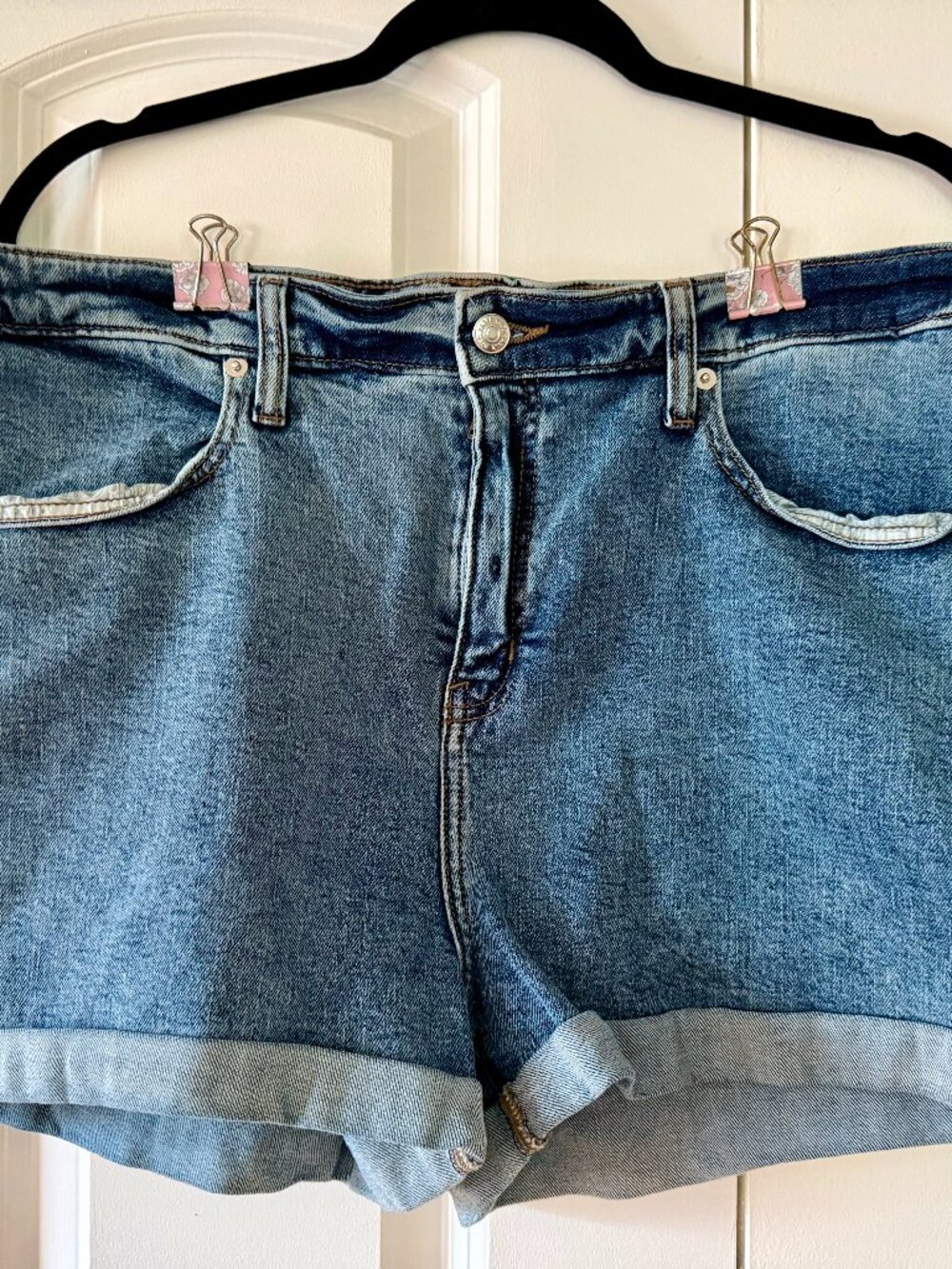 Wild Fable Cuffed Denim Shorts | Light Wash | Size 18/34R